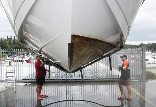 DIY Tips On How To Remove Hull Oxidisation Stains From Your Boat